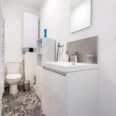 アパートホテル Poterne 3*