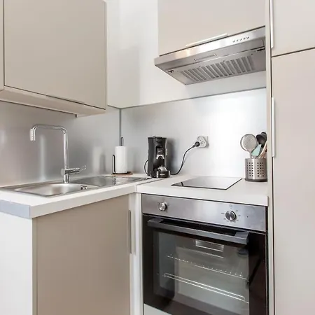 Poterne アパートホテル