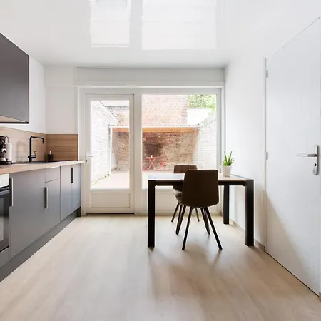 Poterne アパートホテル